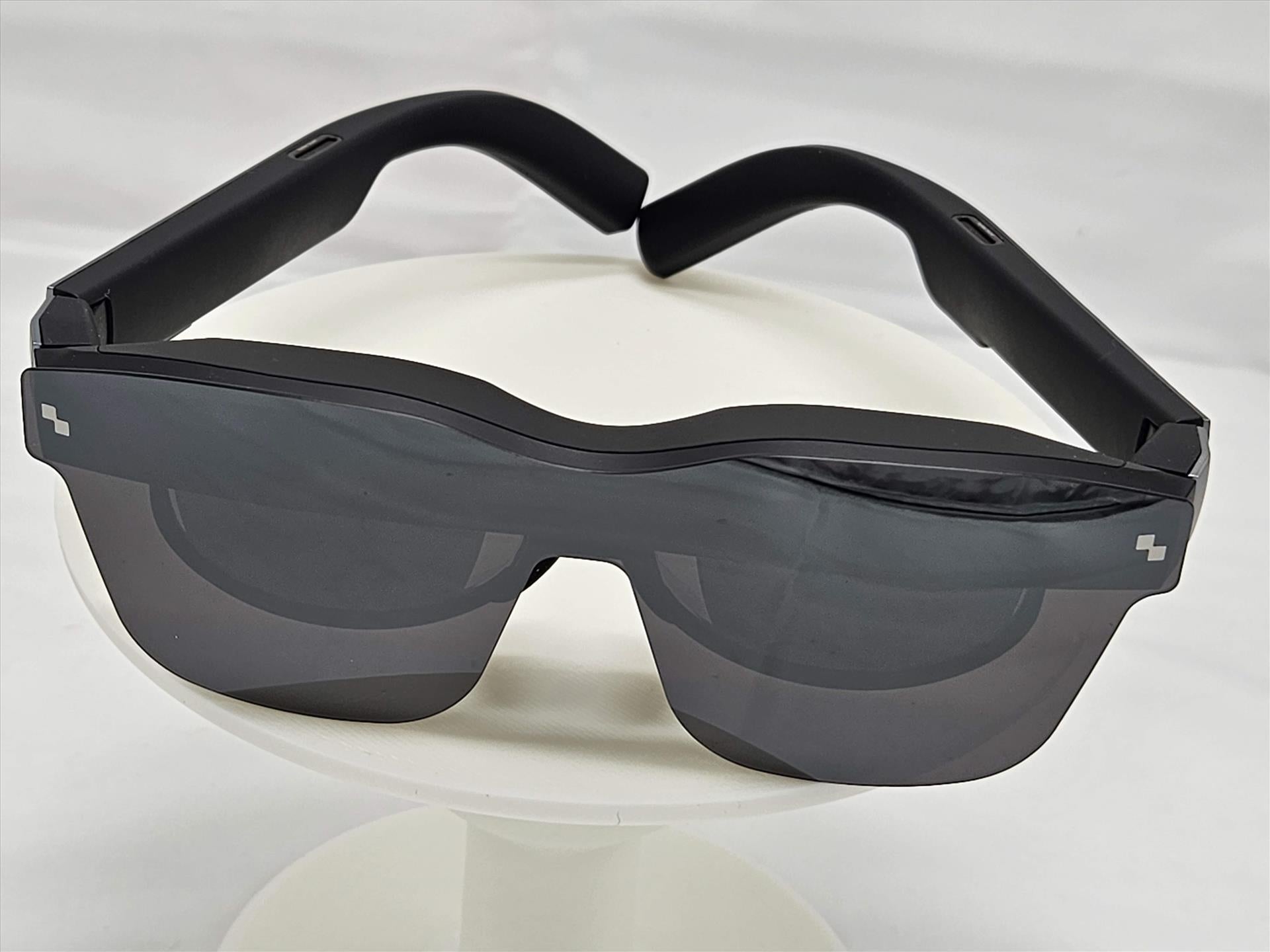 From Real Reviews by GAMING NEXUS: RayNeo Air 2s Rating is 8 Good - RayNeo